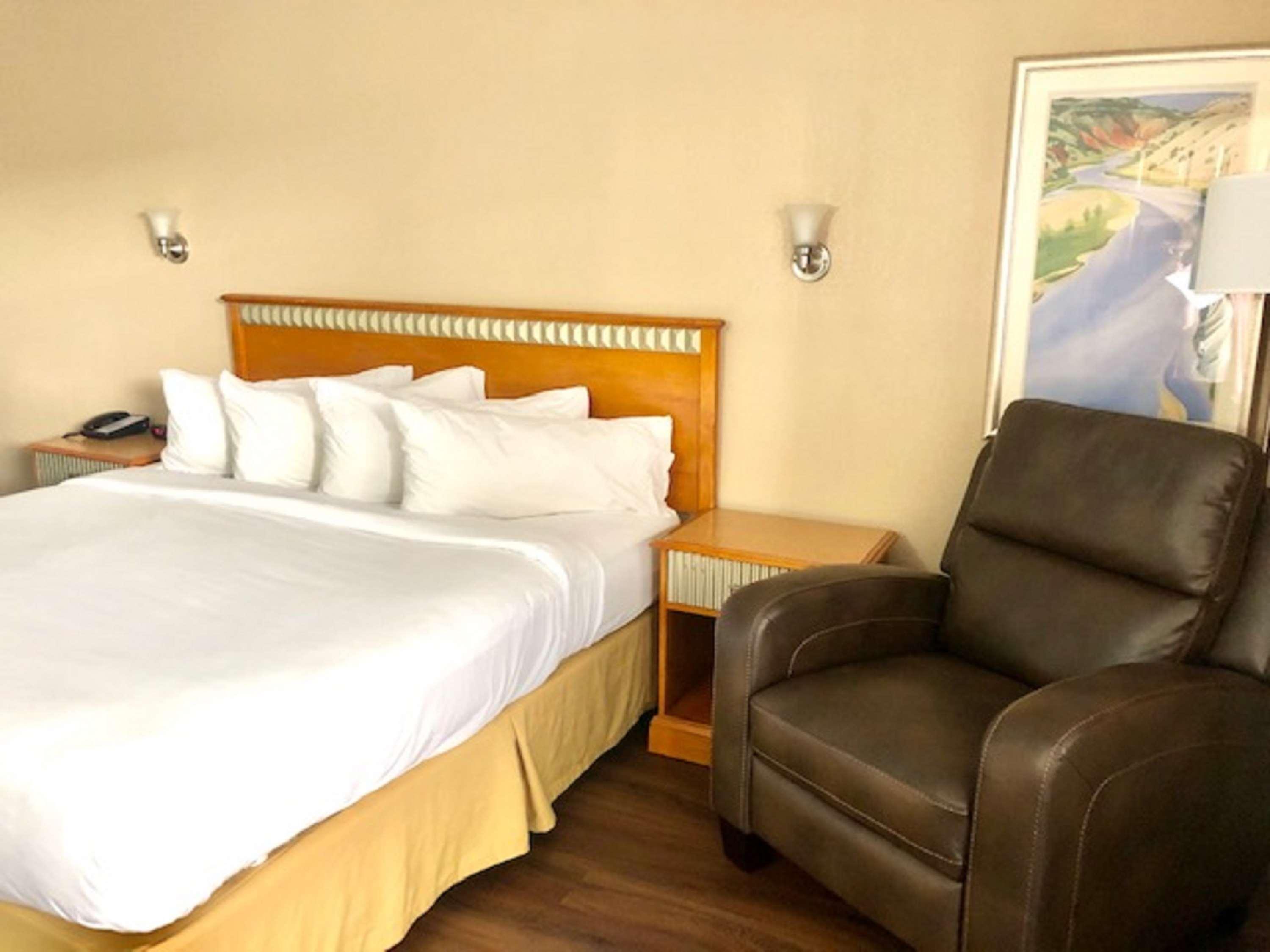 Surestay By Western I40 Eubanks Hotel